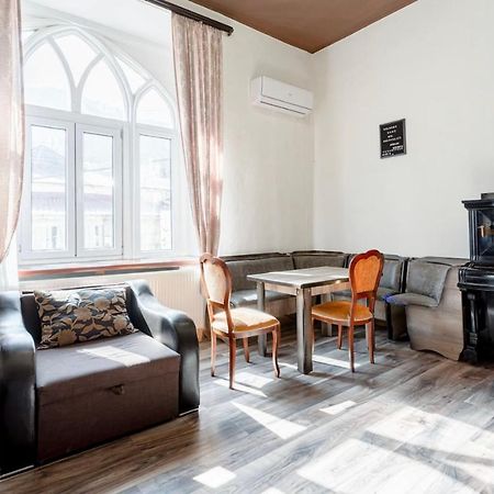 Central Location King Size Bed Тбилиси Екстериор снимка