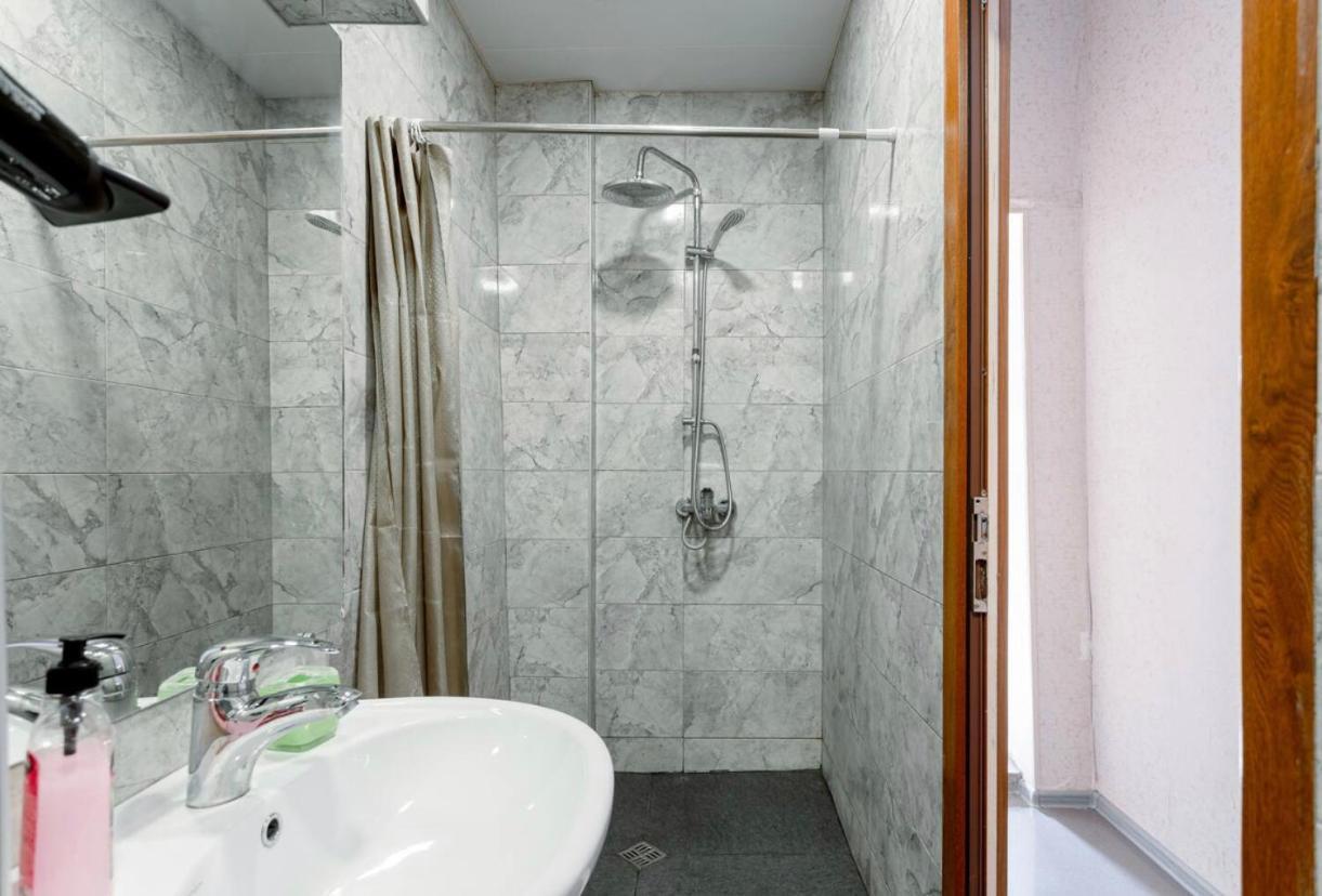 Central Location King Size Bed Тбилиси Екстериор снимка