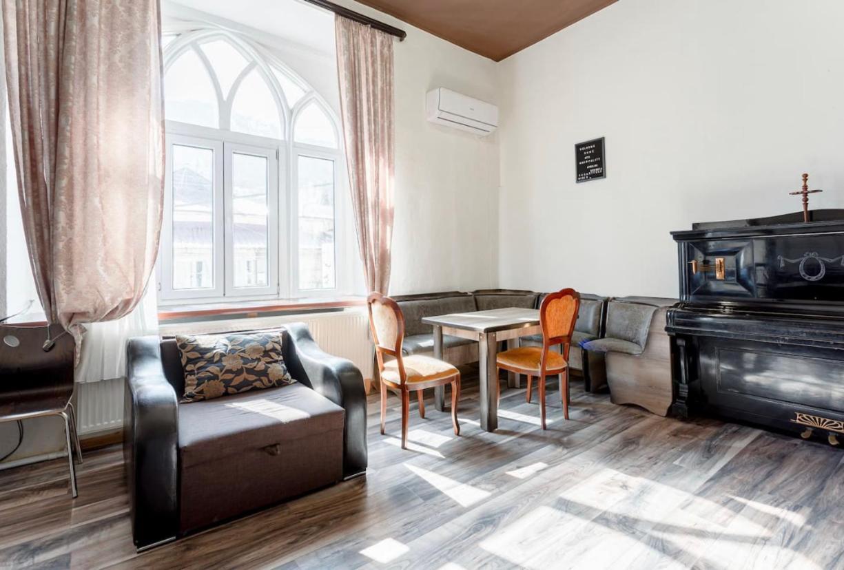 Central Location King Size Bed Тбилиси Екстериор снимка