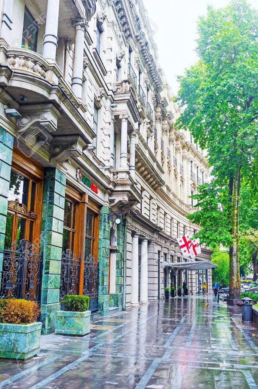 Central Location King Size Bed Тбилиси Екстериор снимка