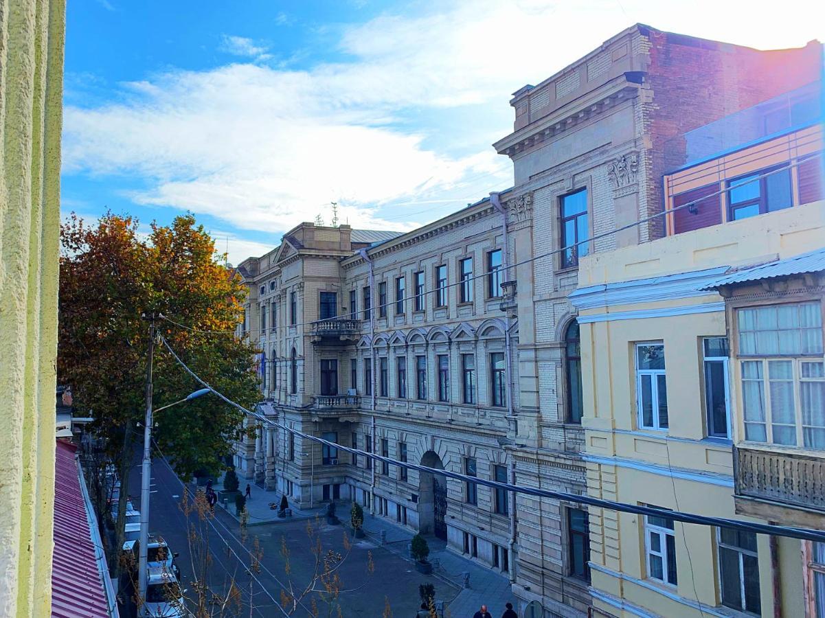 Central Location King Size Bed Тбилиси Екстериор снимка
